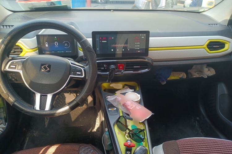 Used SOL E10X 2021 302 km Range Fashion Edition 30.2 kWh Center Console
