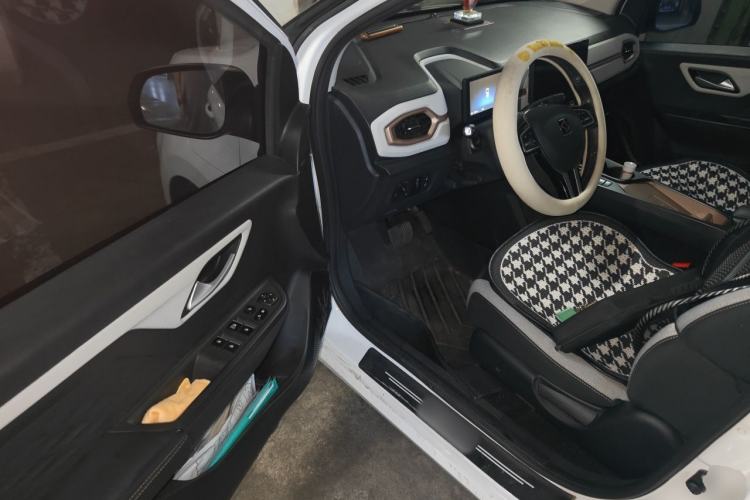 Used SOL E10X 2021 302 km Range Luxury Version 31.4 kWh Driver Seat