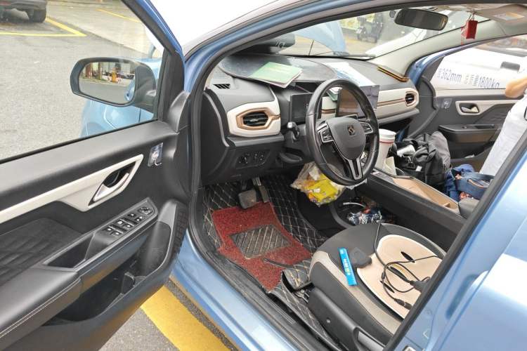 Used SOL E10X 2021 302 km Range Luxury Version 30.2 kWh Driver Seat