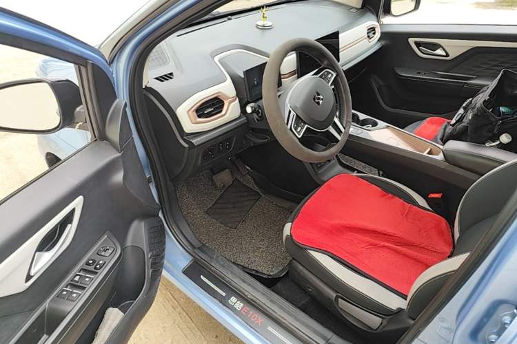 Used SOL E10X 2021 302 km Range Fashion Edition 31.4 kWh Driver Seat