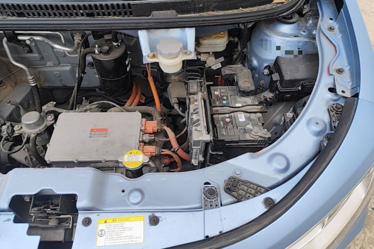 Used SOL E10X 2021 302 km Range Fashion Edition 31.4 kWh Engine Bay Left