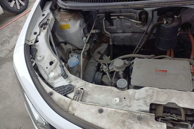 Used SOL E10X 2021 302 km Range Luxury Version 31.4 kWh Engine Bay Right