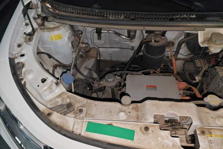 Used SOL E10X 2021 302 km Range Fashion Edition 31.4 kWh Engine Bay Right