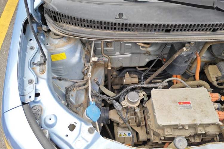Used SOL E10X 2021 302 km Range Luxury Version 30.2 kWh Engine Bay Right