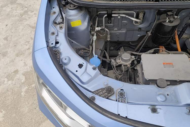 Used SOL E10X 2021 302 km Range Fashion Edition 31.4 kWh Engine Bay Right