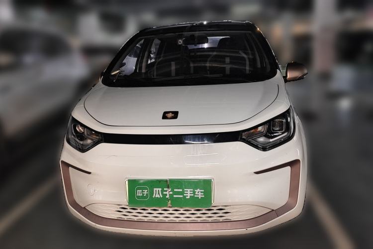 Used SOL E10X 2021 302 km Range Fashion Edition 31.4 kWh Front