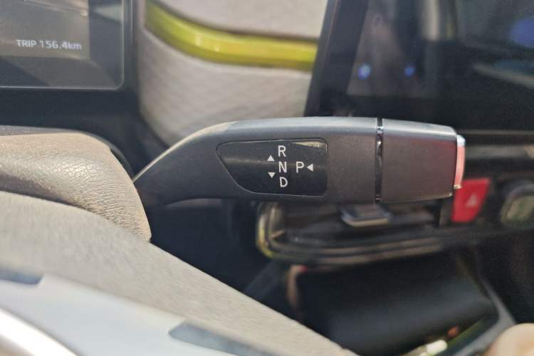 Used SOL E10X 2021 302 km Range Fashion Edition 30.2 kWh Gear Lever