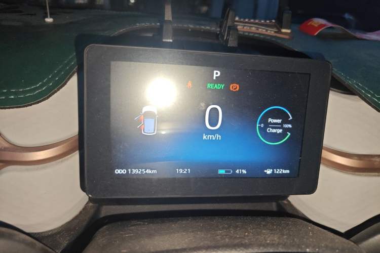 Used SOL E10X 2021 302 km Range Luxury Version 31.4 kWh Instrument Cluster