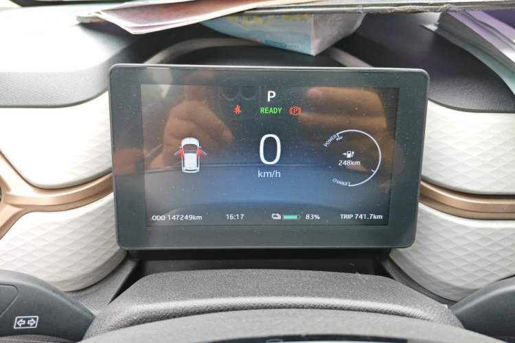 Used SOL E10X 2021 302 km Range Luxury Version 30.2 kWh Instrument Cluster