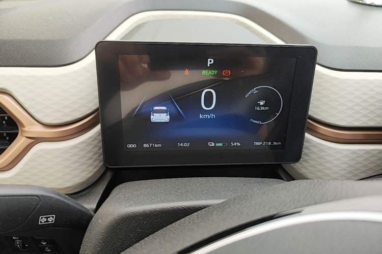 Used SOL E10X 2021 302 km Range Fashion Edition 31.4 kWh Instrument Cluster
