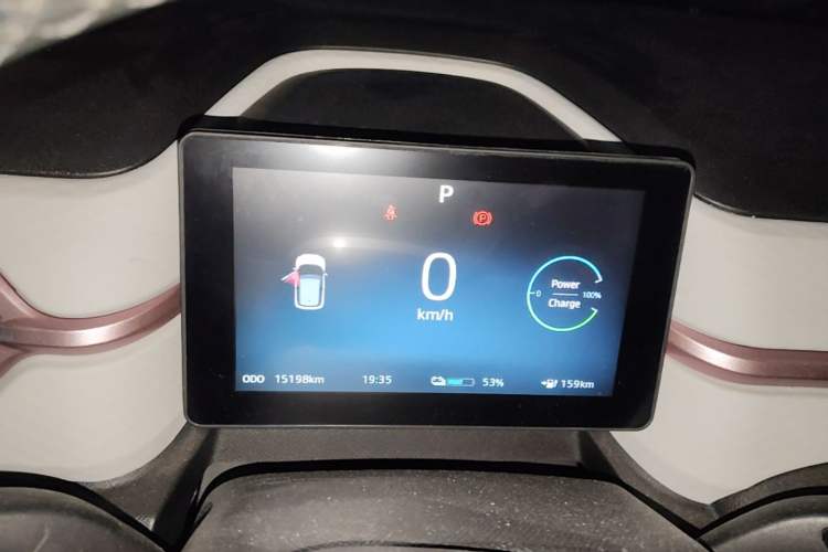 Used SOL E10X 2021 302 km Range Luxury Version 31.4 kWh Instrument Cluster