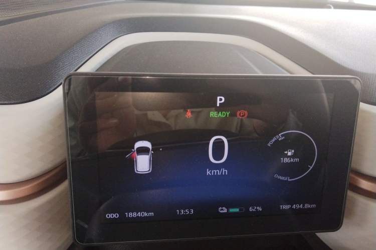 Used SOL E10X 2021 Jimei Edition 302km Luxury Model Odometer Close Up