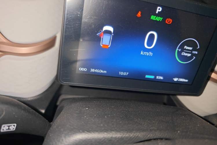 Used SOL E10X 2021 302 km Range Luxury Version 31.4 kWh Odometer Close Up