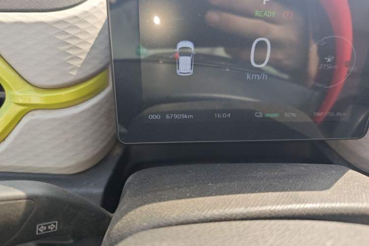 Used SOL E10X 2021 302 km Range Fashion Edition 30.2 kWh Odometer Close Up