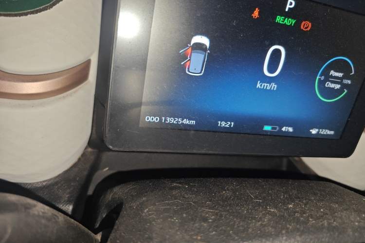 Used SOL E10X 2021 302 km Range Luxury Version 31.4 kWh Odometer Close Up