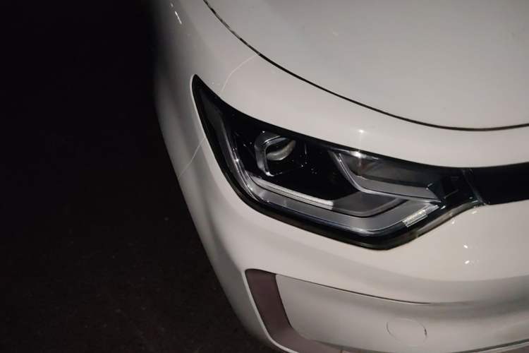 Used SOL E10X 2021 302 km Range Luxury Version 31.4 kWh Right Front Headlight