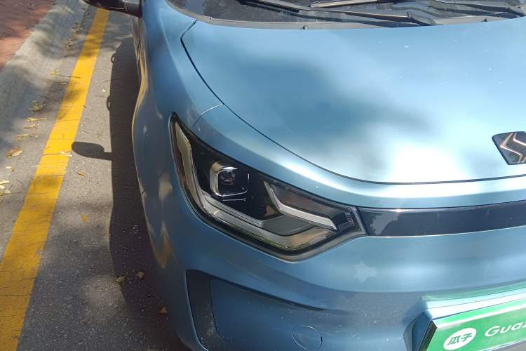 Used SOL E10X 2021 302 km Range Luxury Version 31.4 kWh Right Front Headlight