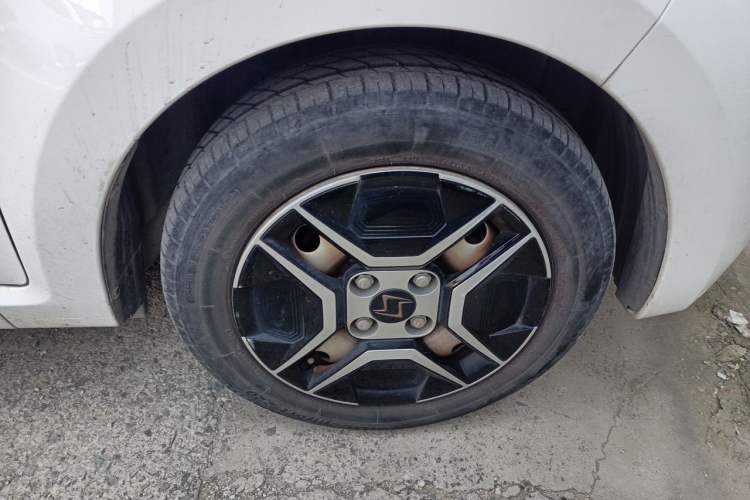 Used SOL E10X 2021 302 km Range Luxury Version 31.4 kWh Right Front Wheel Hub