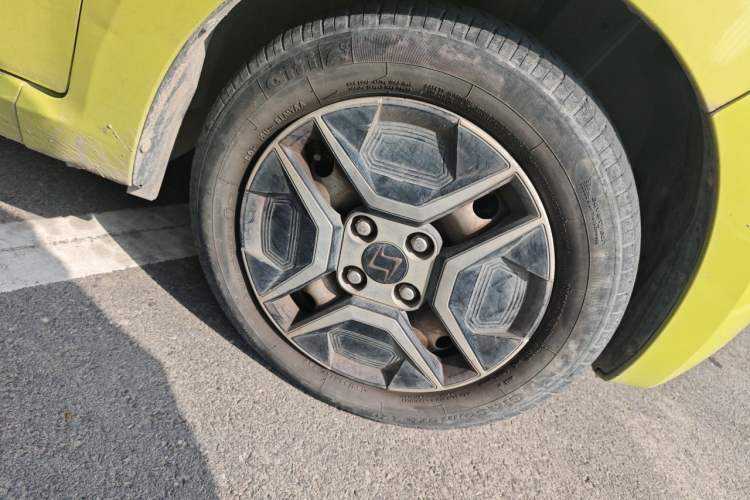 Used SOL E10X 2021 302 km Range Fashion Edition 30.2 kWh Right Front Wheel Hub