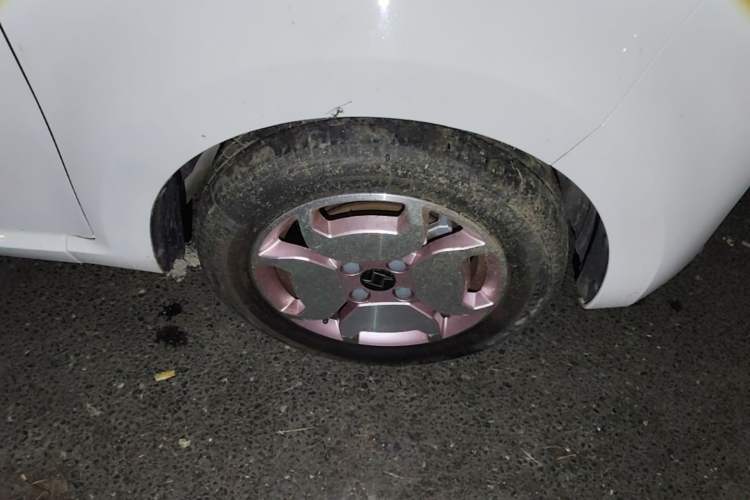 Used SOL E10X 2021 302 km Range Luxury Version 31.4 kWh Right Front Wheel Hub