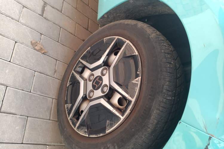 Used SOL E10X 2021 302 km Range Fashion Edition 30.2 kWh Right Front Wheel Hub