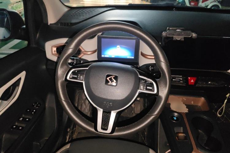 Used SOL E10X 2021 302 km Range Fashion Edition 31.4 kWh Steering Wheel
