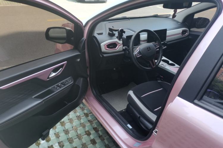 Used SOL E10X 2021 302 km Range Fashion Edition 31.4 kWh Driver Seat