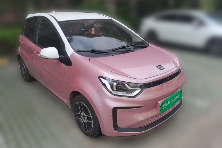 Used SOL E10X 2021 302 km Range Fashion Edition 31.4 kWh Front Right 45 Deg