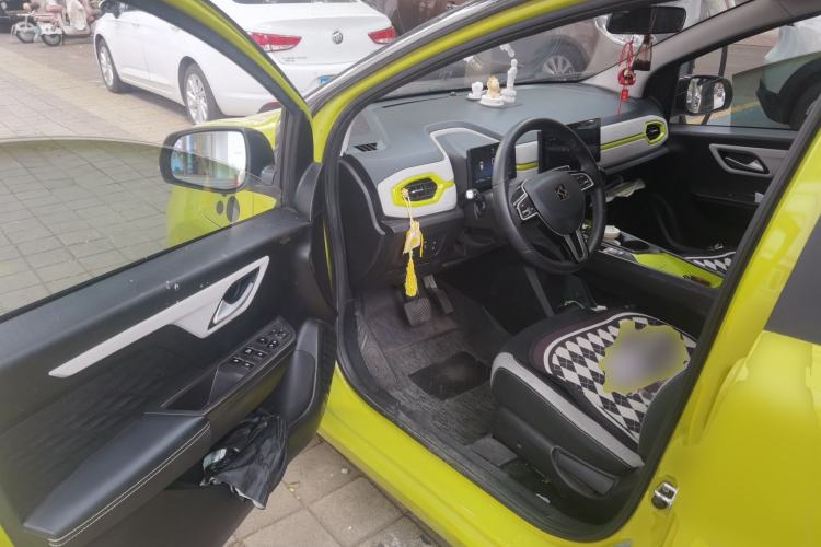 Used SOL E10X 2021 302 km Range Fashion Edition 30.2 kWh Driver Seat