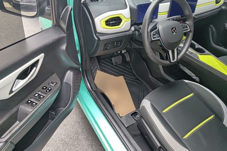 Used SOL E10X 2021 302 km Range Fashion Edition 31.4 kWh Driver Seat