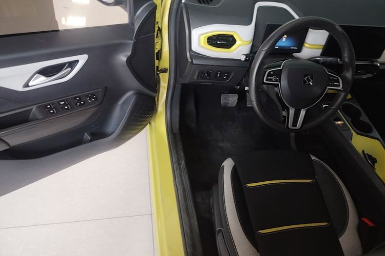 Used SOL E10X 2021 302 km Range Fashion Edition 31.4 kWh Driver Seat