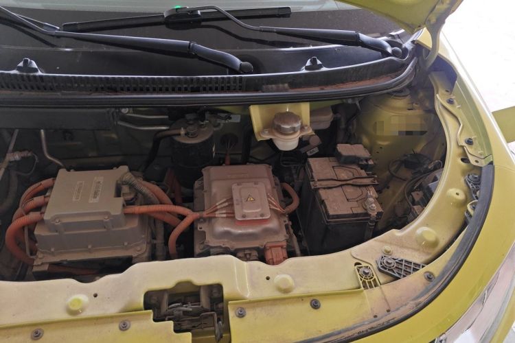 Used SOL E10X 2021 200km Classic Type Engine Bay Left