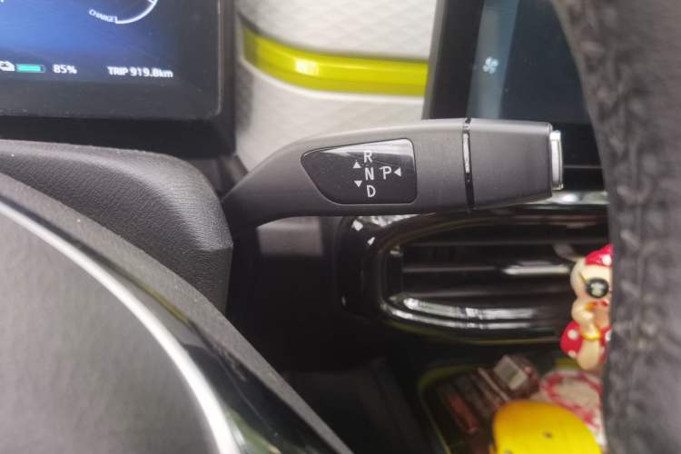 Used SOL E10X 2021 302 km Range Fashion Edition 30.2 kWh Gear Lever