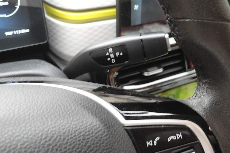 Used SOL E10X 2021 302 km Range Fashion Edition 31.4 kWh Gear Lever