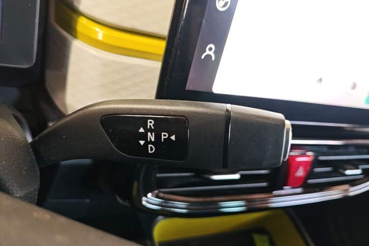 Used SOL E10X 2021 302 km Range Ultra-Advanced Version 31.4 kWh Gear Lever