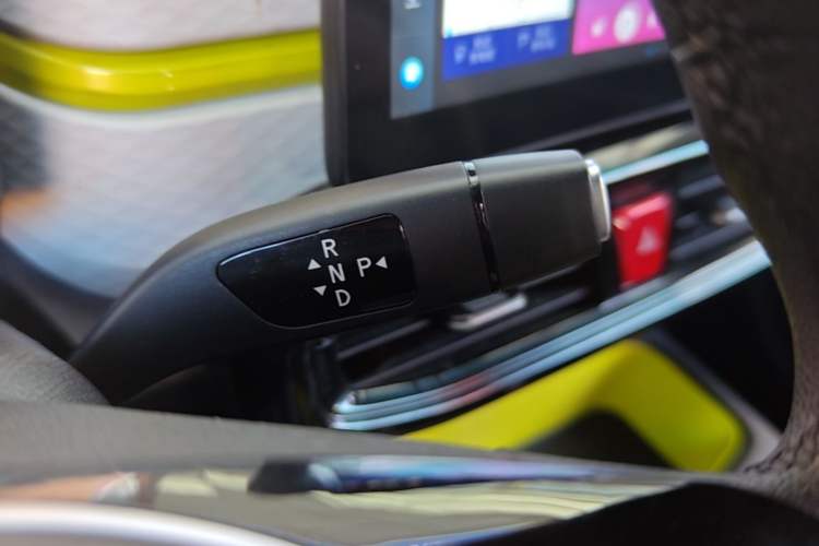 Used SOL E10X 2021 302 km Range Ultra-Advanced Version 31.4 kWh Gear Lever