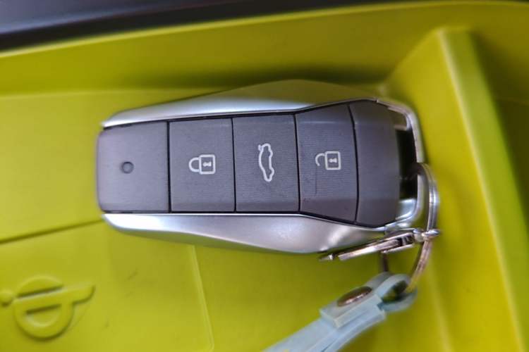Used SOL E10X 2021 302 km Range Ultra-Advanced Version 31.4 kWh Interior 1