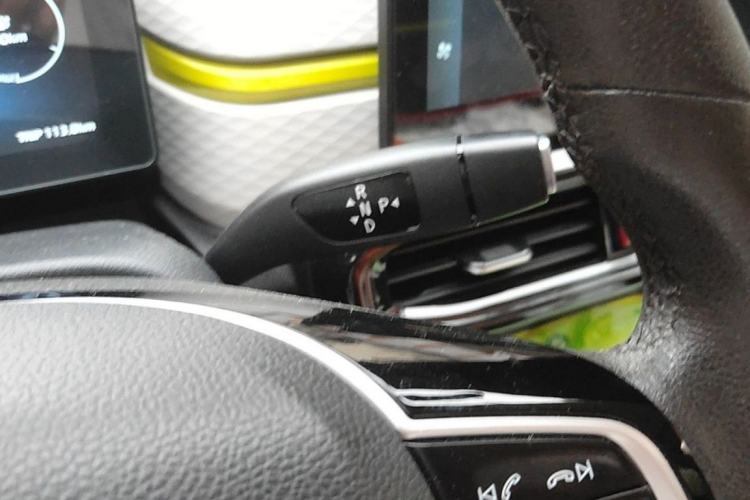 Used SOL E10X 2021 302 km Range Fashion Edition 31.4 kWh Interior 2