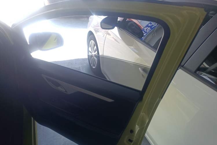 Used SOL E10X 2021 302 km Range Ultra-Advanced Version 31.4 kWh Interior 5