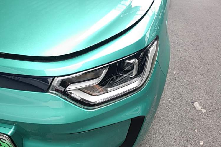 Used SOL E10X 2021 302 km Range Fashion Edition 31.4 kWh Left Front Headlight