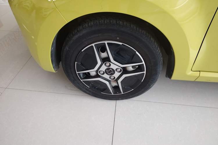 Used SOL E10X 2021 302 km Range Fashion Edition 31.4 kWh Left Front Wheel Hub