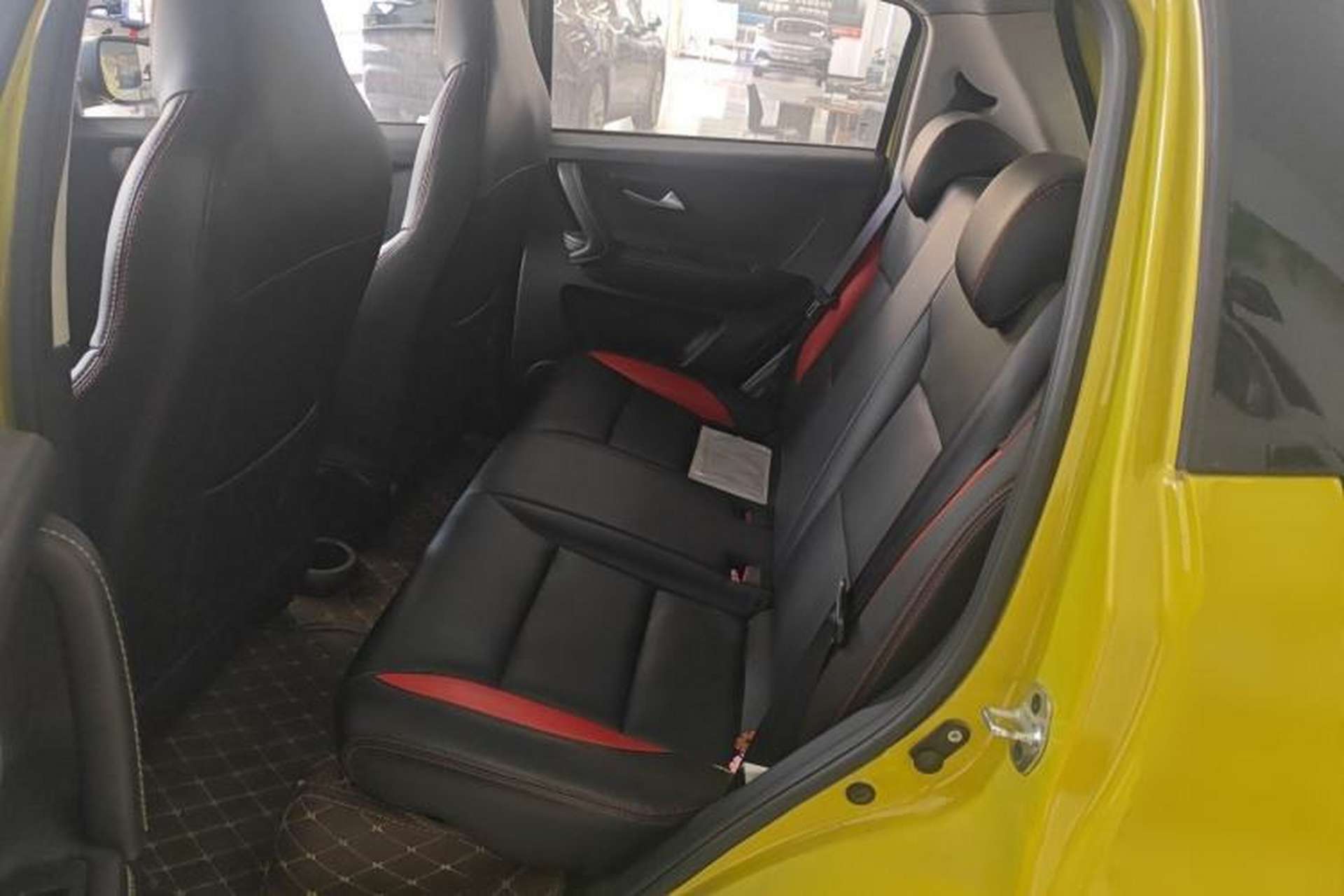 Used SOL E10X 2021 150 km Ambitious Trim Left Rear Seat