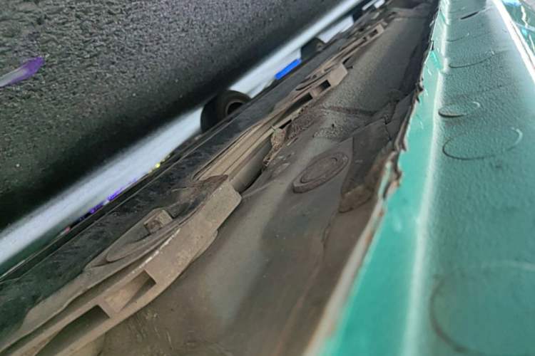 Used SOL E10X 2021 302 km Range Fashion Edition 31.4 kWh Left Side Sill