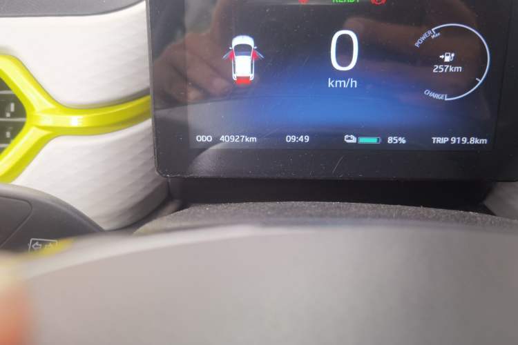 Used SOL E10X 2021 302 km Range Fashion Edition 30.2 kWh Odometer Close Up