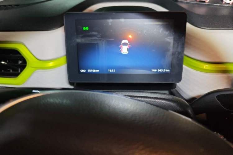 Used SOL E10X 2021 302 km Range Luxury Version 30.2 kWh Odometer Close Up
