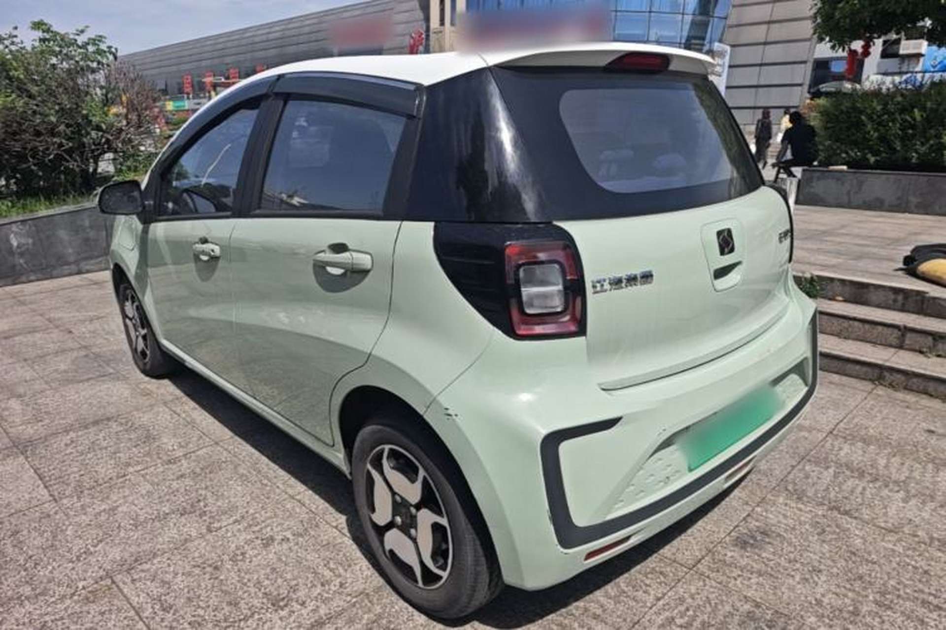Used SOL E10X 2021 302 km Range Fashion Edition 31.4 kWh Rear Left 45 Deg