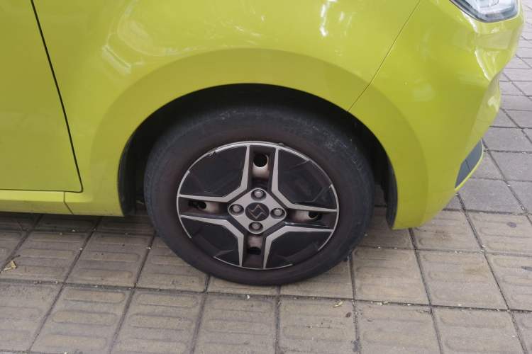 Used SOL E10X 2021 302 km Range Fashion Edition 30.2 kWh Right Front Wheel Hub