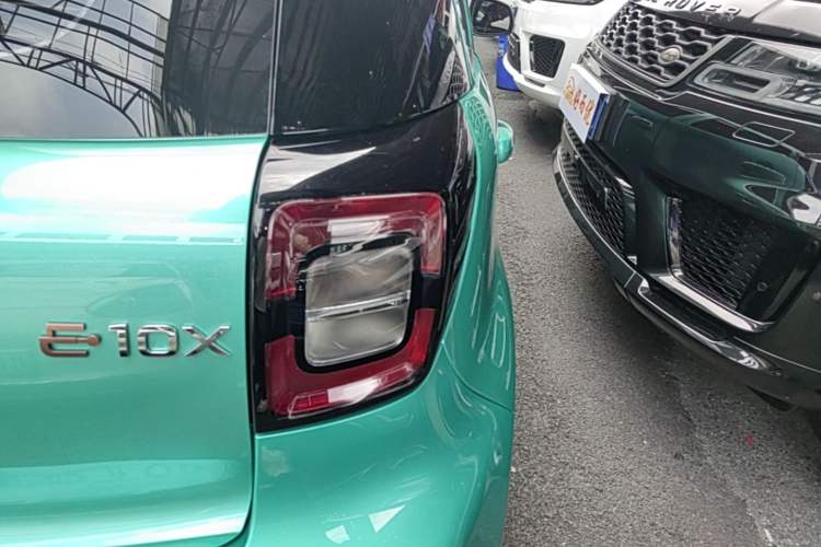Used SOL E10X 2021 302 km Range Fashion Edition 31.4 kWh Right Rear Taillight