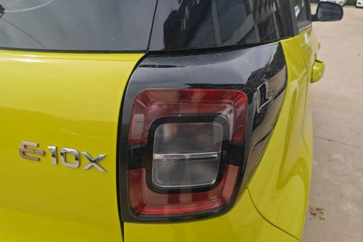 Used SOL E10X 2021 Jimei Edition 302km Fashionable Model Right Rear Taillight