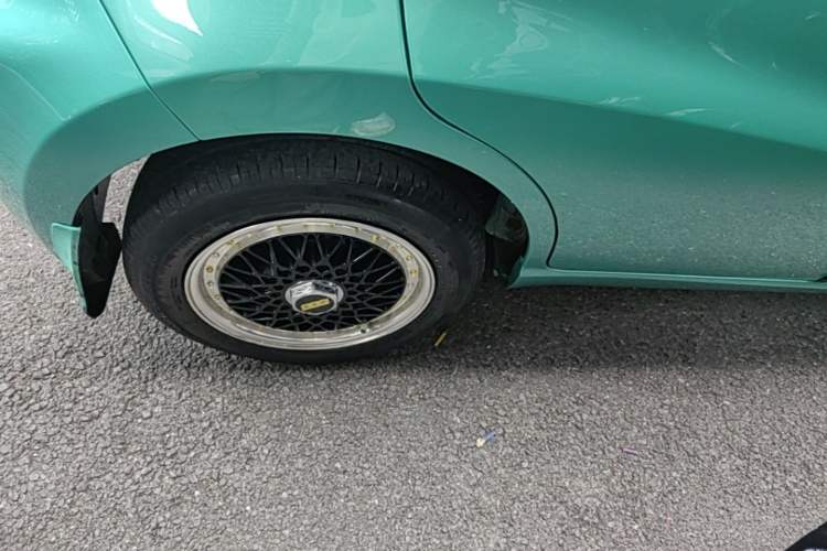 Used SOL E10X 2021 302 km Range Fashion Edition 31.4 kWh Right Rear Wheel Hub